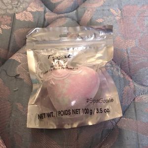 Super cute bath bomb!